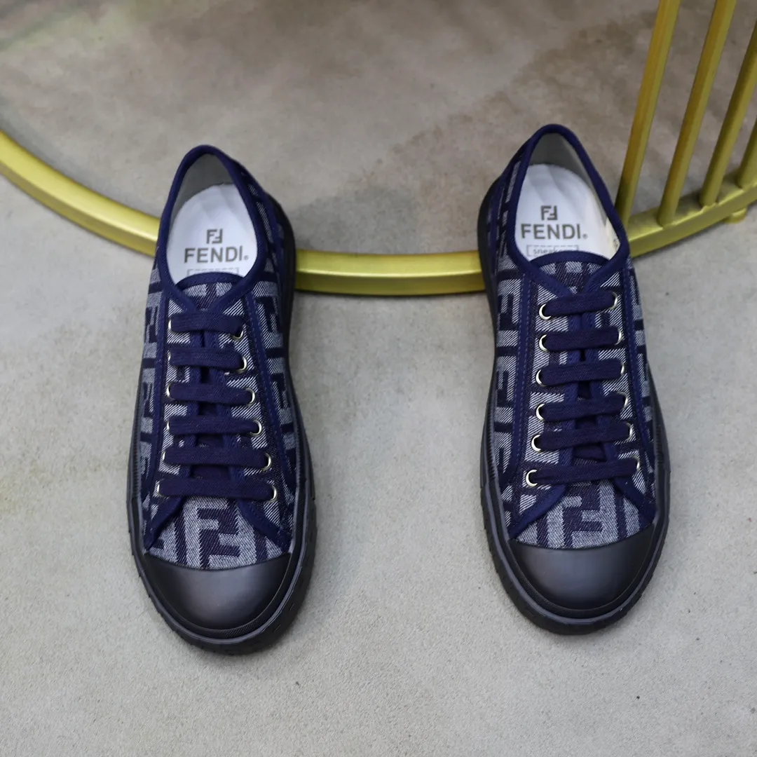 Factory price: 480 original order (couple model) Brand: FENDI Fendi 🙅‍♂️🙅‍♂️🙅‍♂️ Size: Female 35–40, Male 39-44 (45 can be customized) Grade: Official website genuine Material: Imported original LoGO fabric upper Original comfortable lining TPU wear-resistant lightweight outsole Style category: Loafers New trendy shoes Color: actual picture color